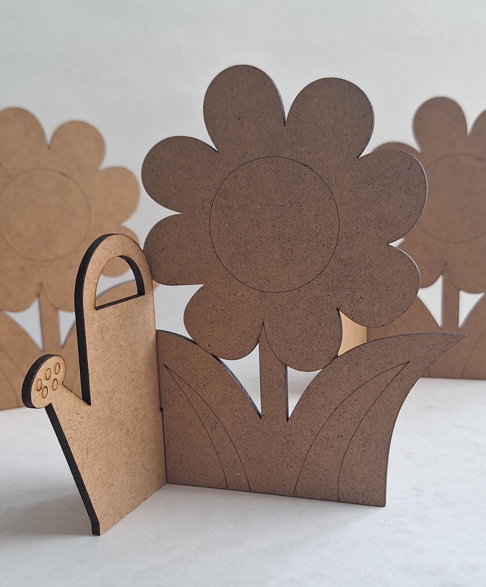 Ebrulisler Ahşap Çiçek Su Kabı Boyama