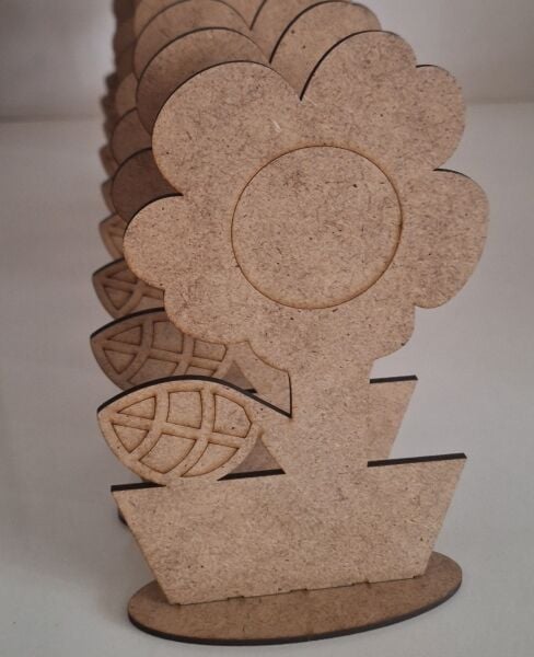 Ebrulisler Ahşap Vazoda Papatya Boyama