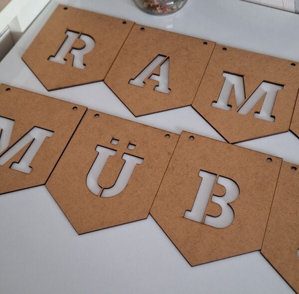 Ebrulisler Ahşap Ramazan Mübarek Flama 14 adet Harf