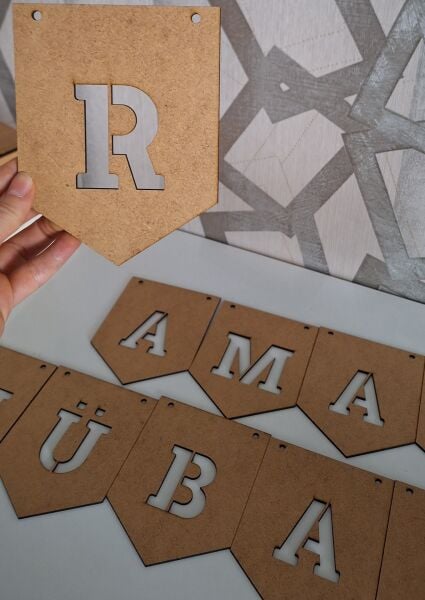 Ebrulisler Ahşap Ramazan Mübarek Flama 14 adet Harf